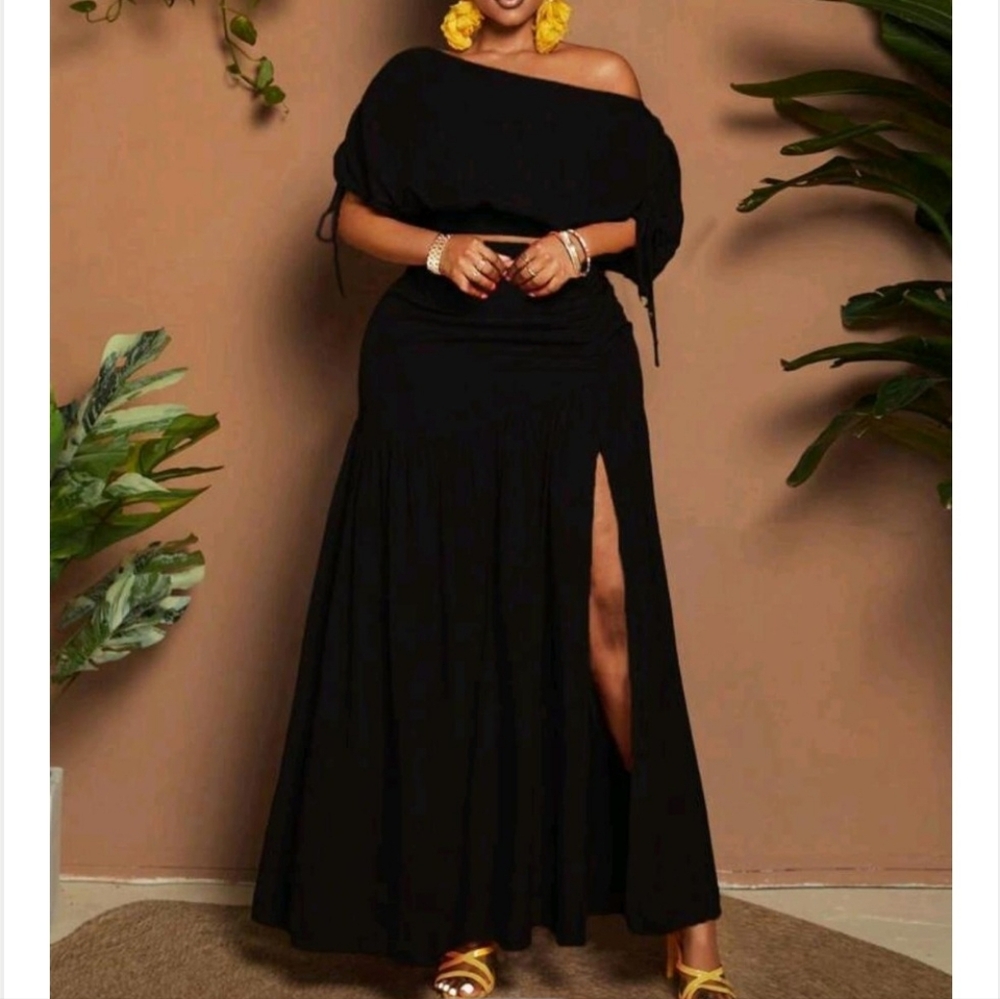 NWOT Elegant Black Off-Shoulder Top and Side Slit Skirt Co-ord Set 🖤